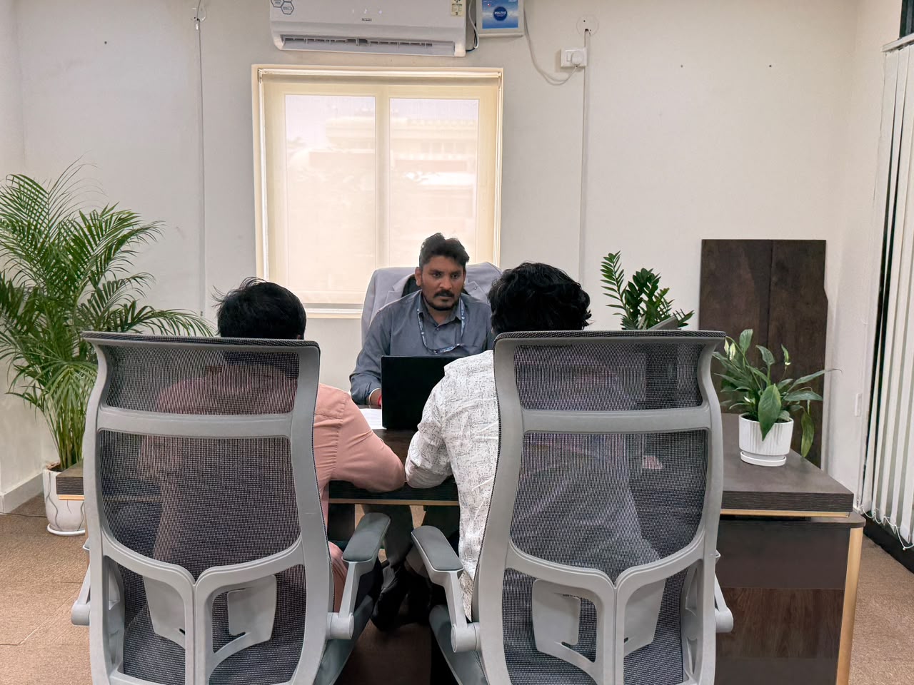 GGST Innovations team meeting with a client